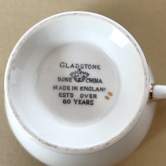 Banff, Canada teacup and saucer - Picture 6 of 8